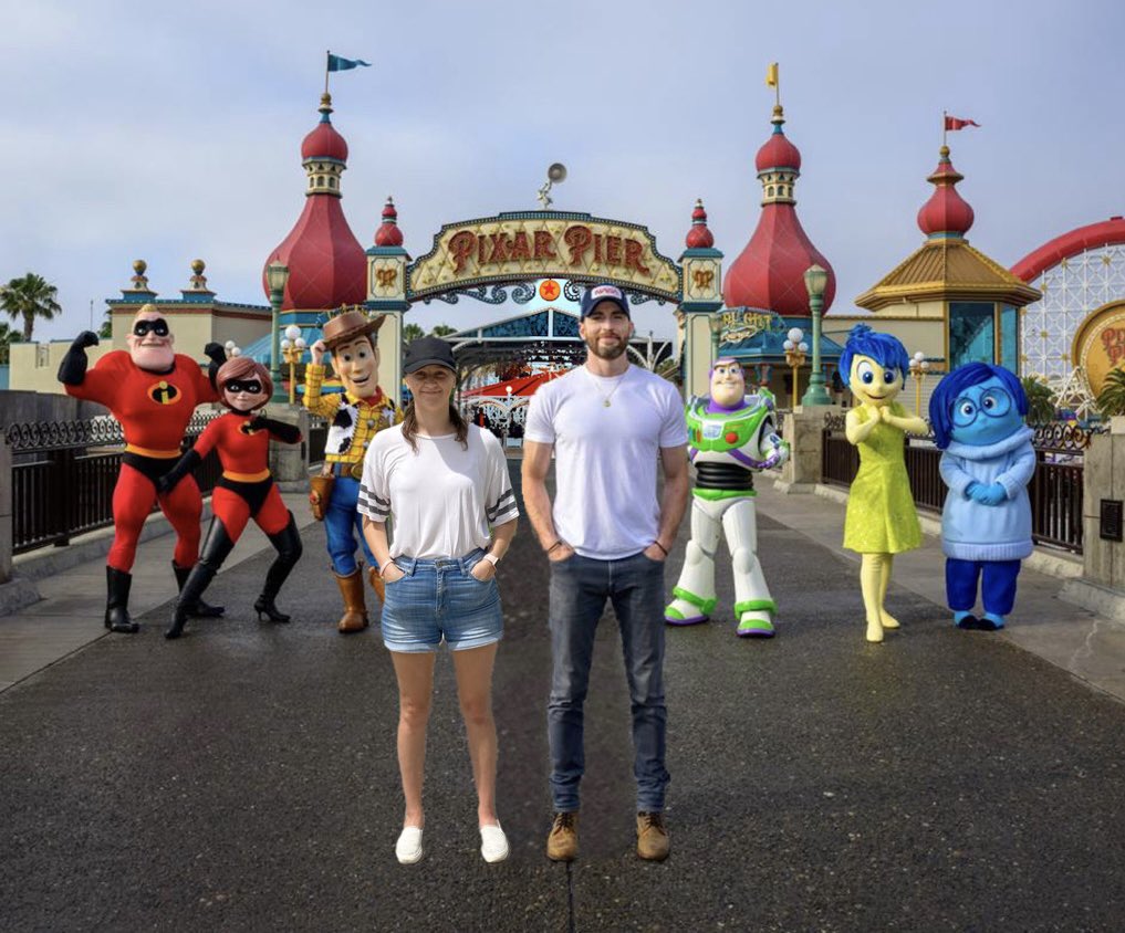 EmileeMaree12's tweet photo. Guys. Chill. It’s really not photoshopped. I was there. @ChrisEvans even taught me his signature pose. https://t.co/WvVgCFeqJq