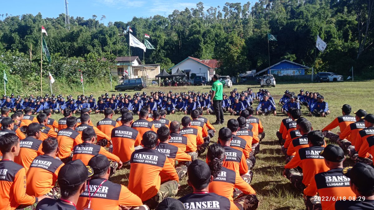 banserparakan's tweet photo. Diklatsus BAGANA BALANTAS Banser Satkorcab Temanggung di Larangan Tretep Temanggung. 
semakin kuat dan mantap berkhidmat di NU untuk Indonesia.
#BanserTanggapBencana
#BanserLalulintas
#AnsorTemanggung https://t.co/txt3nu0DQh