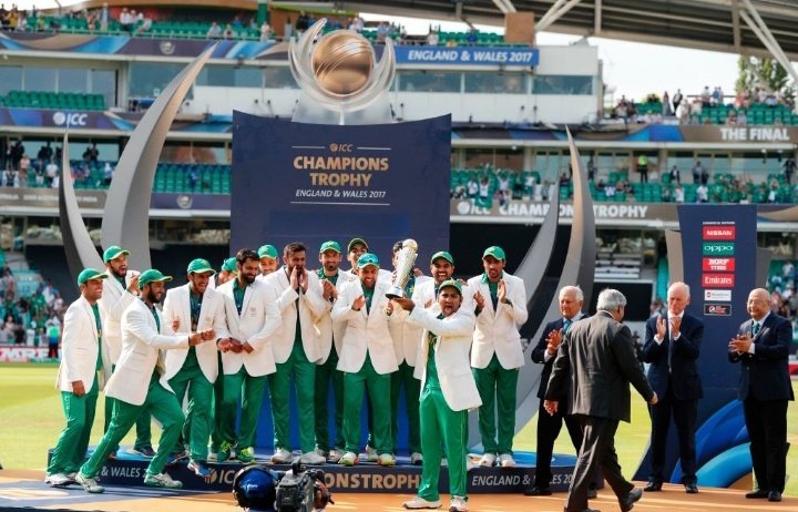 KHAN_2309's tweet photo. #OnThisDay in 2017 Pakistan lifted the ICC Champions Trophy for the first time under the captaincy of @SarfarazA_54 after victory over India in the final at The Oval!
What a day it was!!!
Unforgettable moments!!!
๐ #CT17
#BestOf2017
#Pakistan
#CricketTwitter https://t.co/JW5CsogCjV