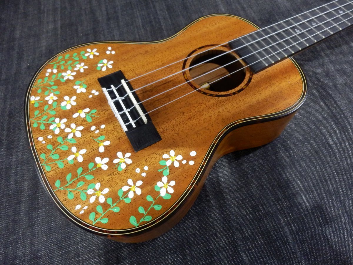digimartnet's tweet photo. Elvis FIVE-O LIMITED at #ブックオフ available on #digimartnet
https://t.co/1G3EN78HkH
#ukuleles #ウクレレ #コンサートウクレレ #concertukulele #elvisukulele https://t.co/AOOX5YFd0O