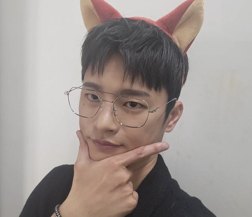 SeoInGukloop's tweet photo. 220618 seo_cccc ig update 🏷
#SeoInGuk #서인국 https://t.co/0YAMEBm5D9