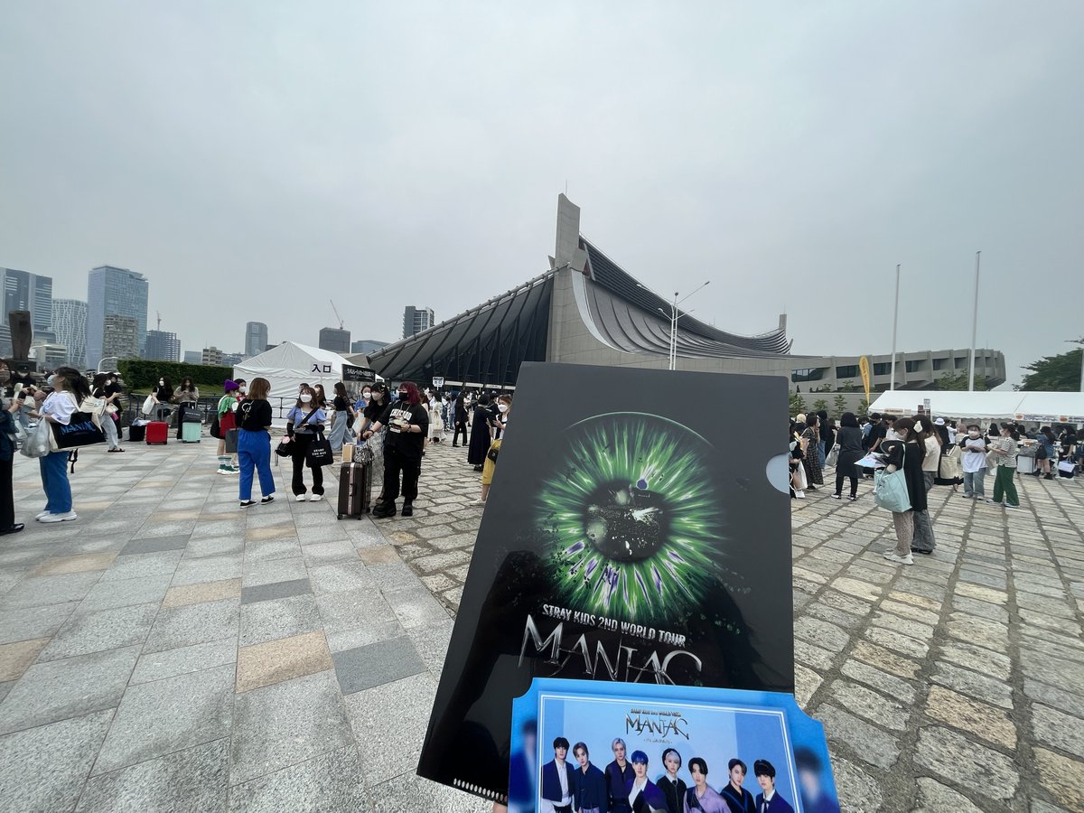 skzinfoespmx's tweet photo. Fotitos de STAYs en el recinto del concierto donde se presentará Stray Kids más tarde en Tokyo

©Foto lunaloveskz

#SKZ_CIRCUS #MANIAC_SKZ #StrayKids @Stray_Kids_JP @Stray_Kids https://t.co/9WXee1rb6B