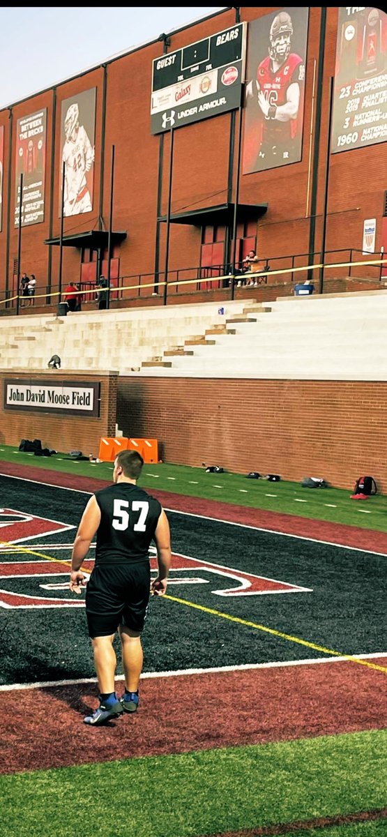 TrentonCoffey65's tweet image. Competed @LRBearsFootball at the Friday night lights camp. Thanks to @CoachHornsby_LR for the invite and @CoachJT_LR for coaching me today