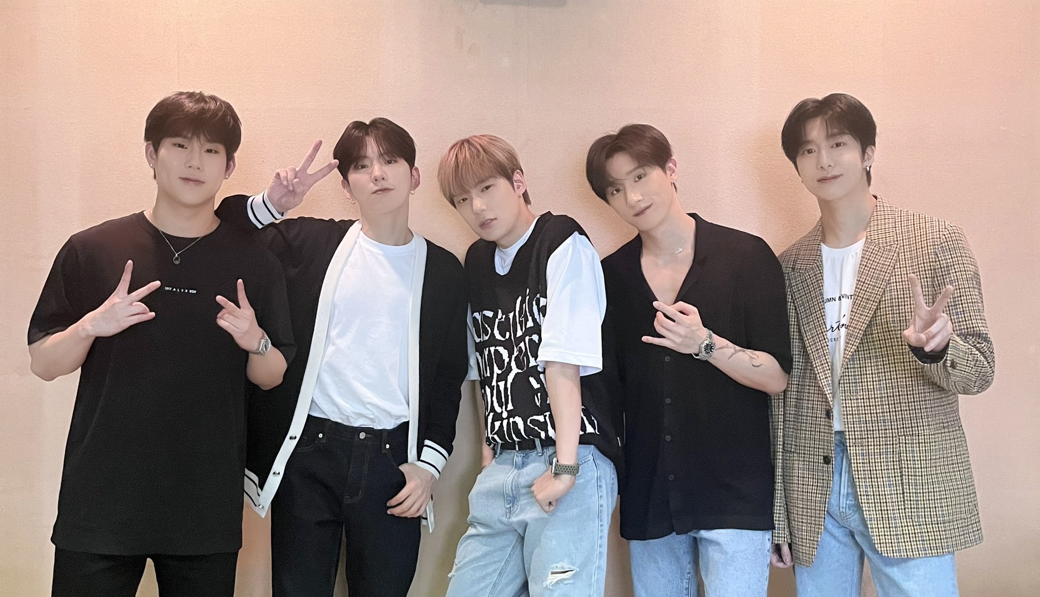 【公式】MONSTA X ミニョク 6期 ペンコン スリッパ MONSTA X ミニョク、除隊しファンのもとへ！3日後には無料