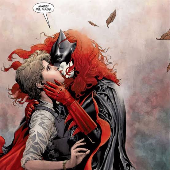 Personagens Gothamitas LGBT+ para o #PrideMonth 

Arlequina (Bissexual) 🤡
Hera Venenosa (Bissexual) 🌱
Robin Tim Drake (Bissexual) 🦅
Batwoman Katie Kane (Homossexual) 🦇
🌈🌈🌈🌈