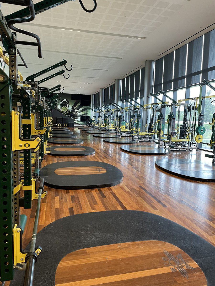 SpencerKrussman's tweet photo. Great time @oregonfootball camp today @GlencoeRecruit @CoachPerrone #Scooducks https://t.co/k0VwQzYleJ