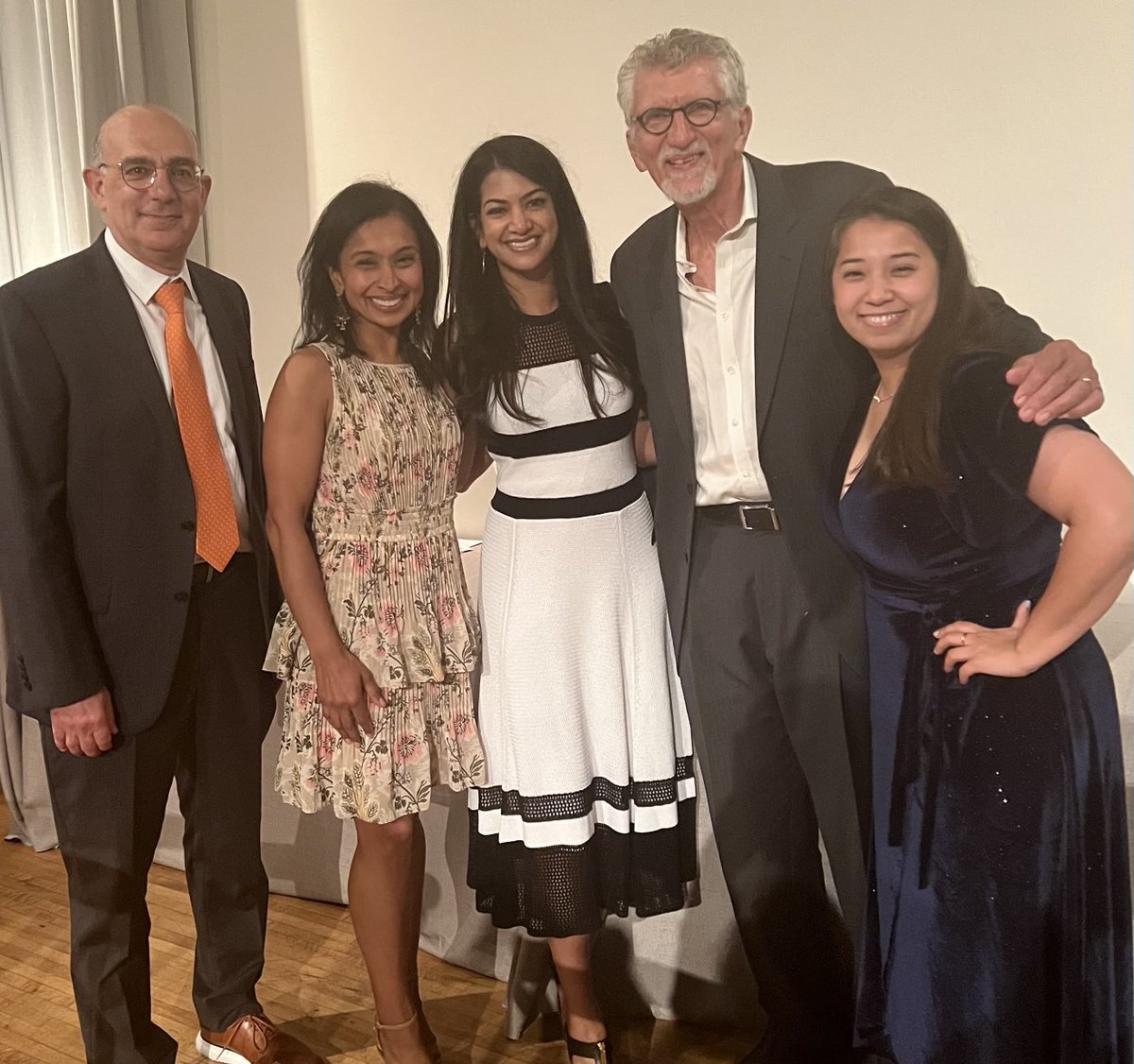 AngChaudhariMD's tweet image. Congratulations to our graduating ⁦@FMIGS1⁩ ⁦@NishaGargMD⁩ ! We are so proud of all her accomplishments and can’t wait to see her shine in Phoenix! With ⁦@magdymiladmd⁩.  Cameo by ⁦@EmilyLinMD⁩ ⁦@NU_ObGynRes⁩ alumni and ⁦@UTSWNews⁩ fellow!