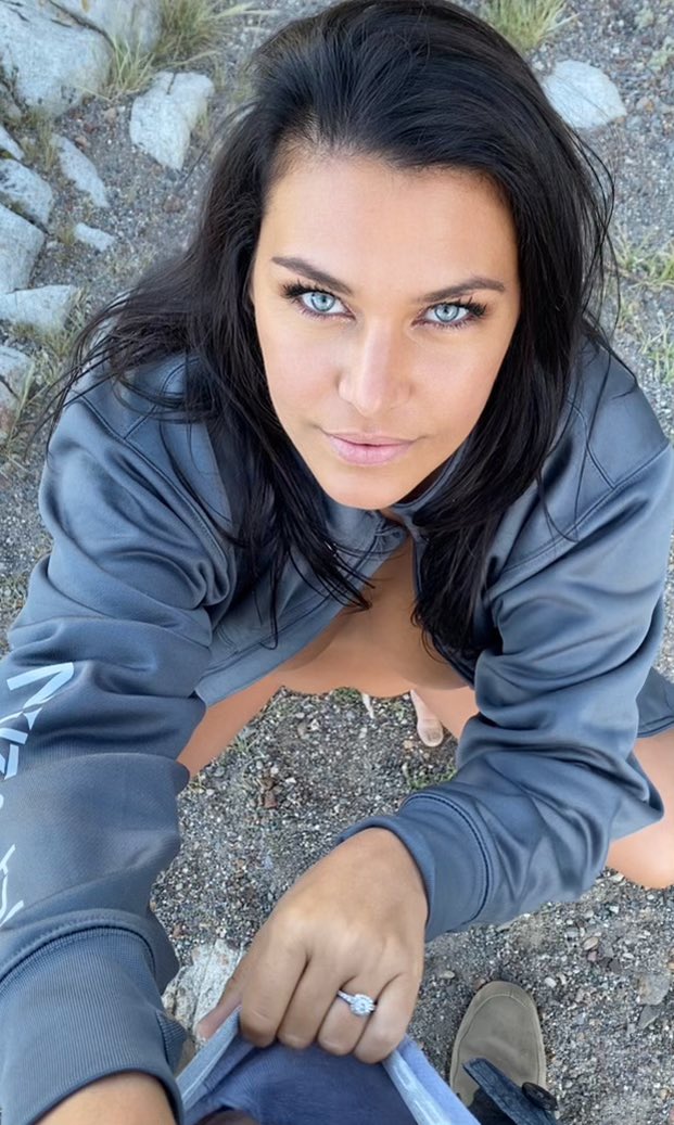 ClarkeStyles 0.9% on Twitter: "Retweet if you want these eyes looking