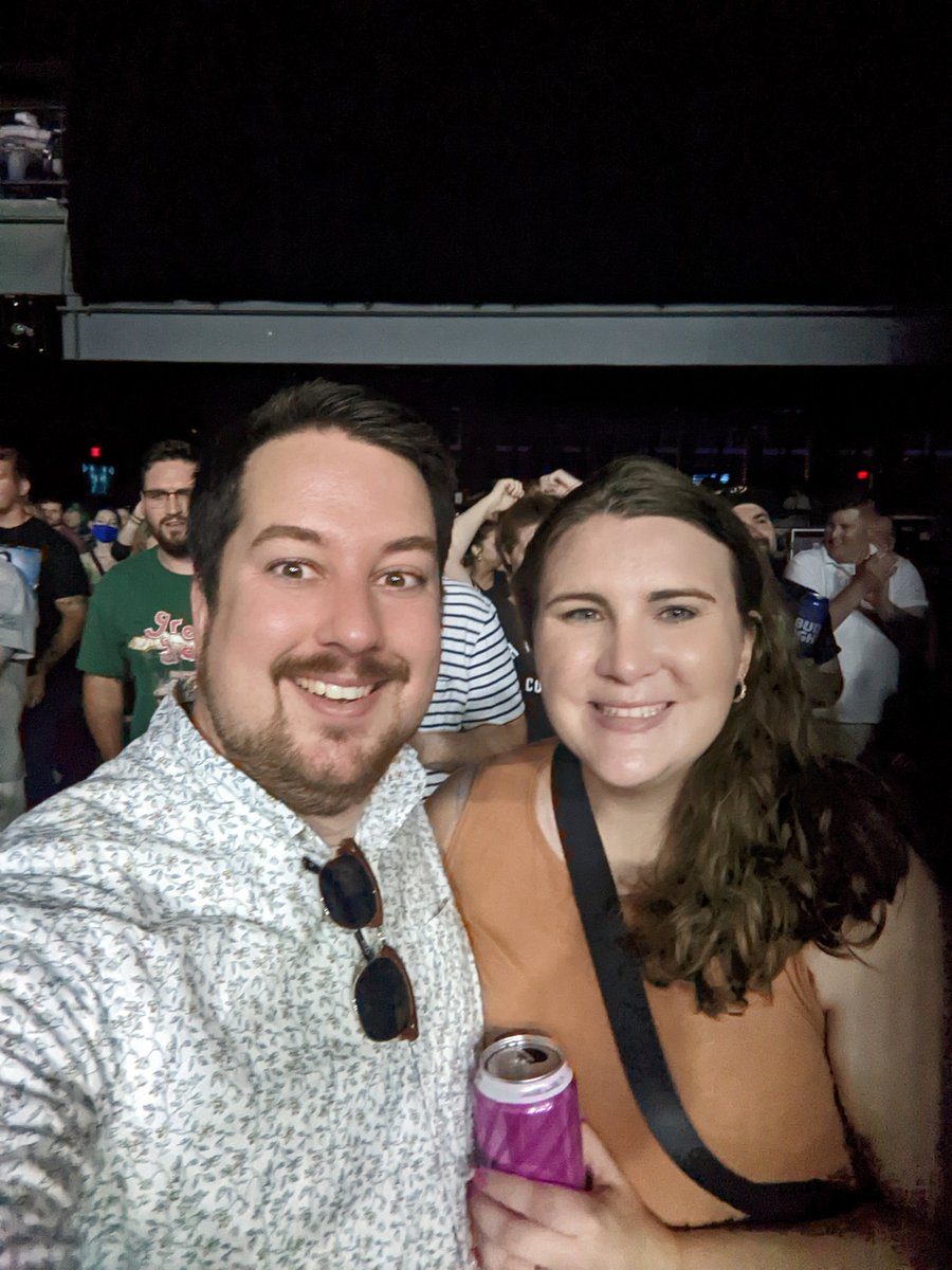 Velocizachtor's tweet photo. Seeing @MotionCityMusic with @tonythaxton @jcpmcs @Joshuacain after 7 years on the other side of the state. They are better than ever https://t.co/YVOgX7pebQ