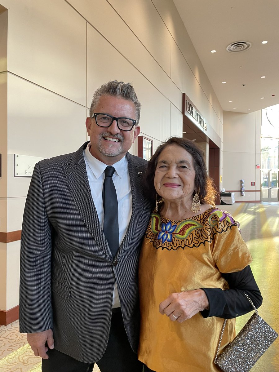 laloalcaraz's tweet image. Our special mujer Dolores Huerta walked in to the Cheech Gala and caused a commotion ❤️❤️❤️