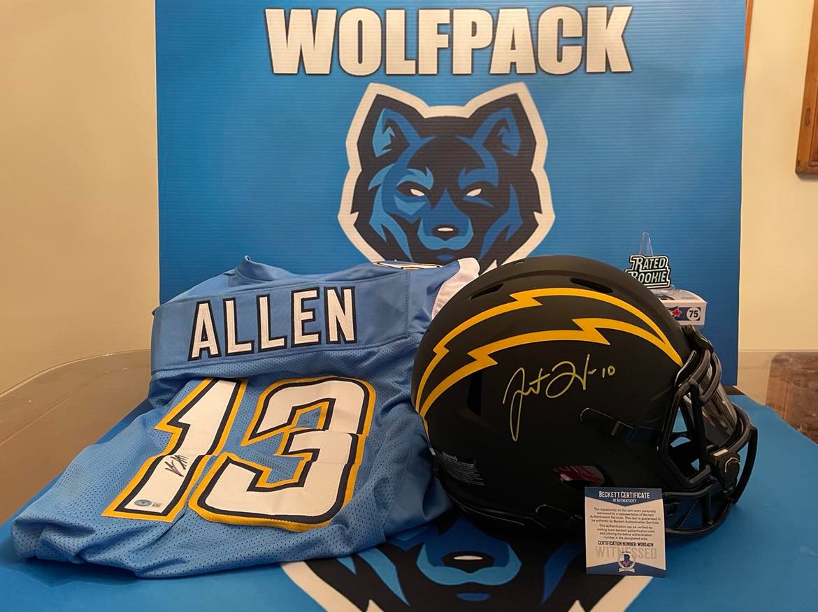 Spennymac84's tweet photo. @gfienberg17 Boltup⚡️⚡️⚡️⚡️Ahhwooo!!!! Wolfpack baby! https://t.co/XPCsCUKo3r