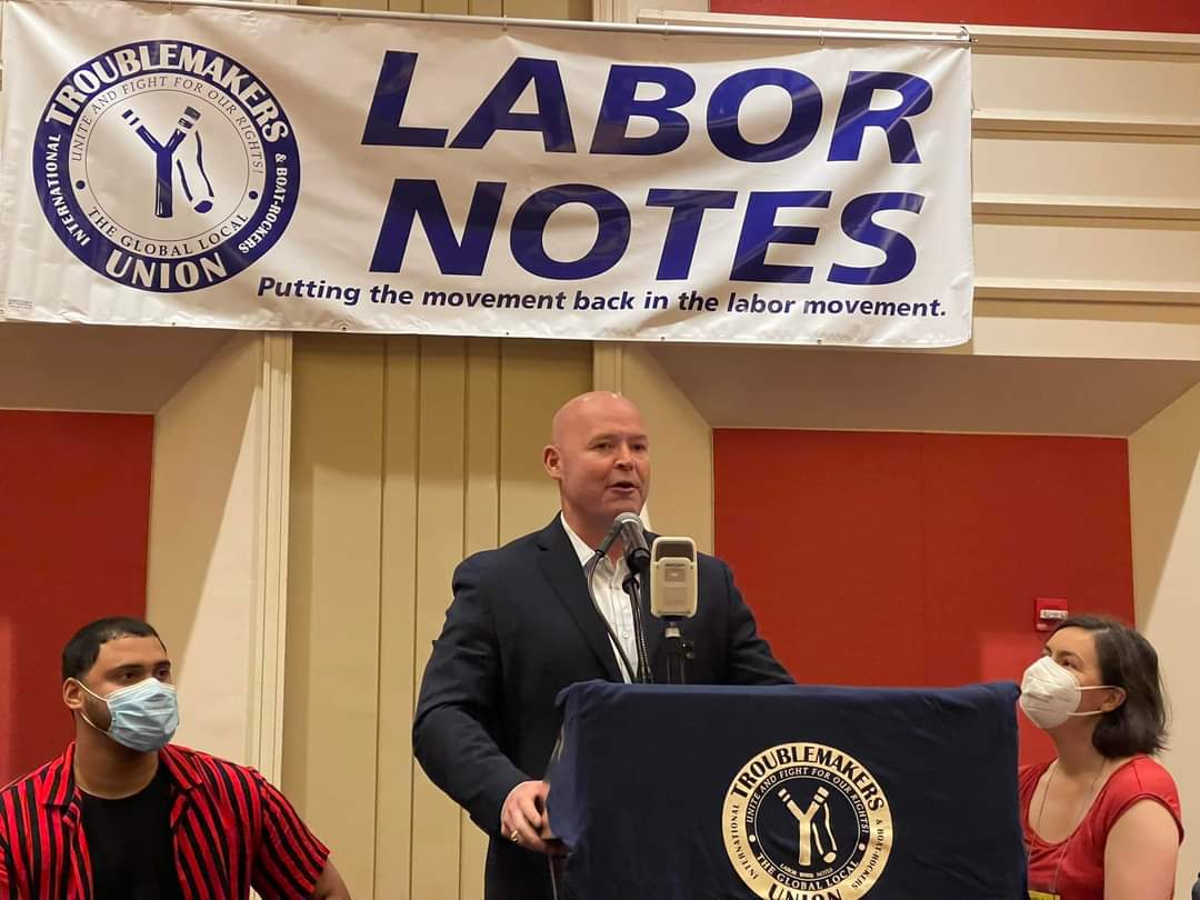 Teamsters's tweet image. Tonight #Teamsters General President Sean M. O’Brien electrified the crowd at the @labornotes conference.

“The white collar crime syndicate known as Corporate America is hereby put on notice that the working people of America have had ENOUGH!” 
#LaborNotes2022 
#1u✊ (1/2)