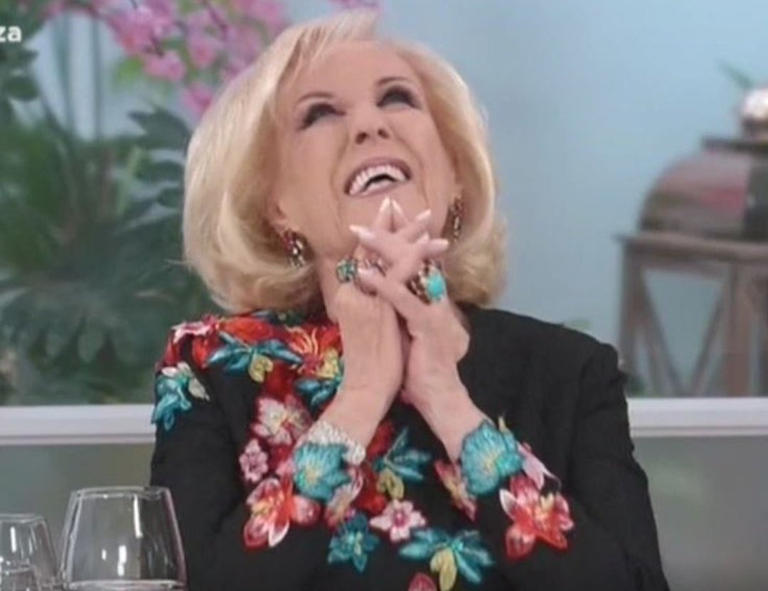 totomartinz's tweet photo. #ElHotelDeLosFamosos
Uy espero la pelea con ansias el lunes!!! https://t.co/0sxfqkU9pE