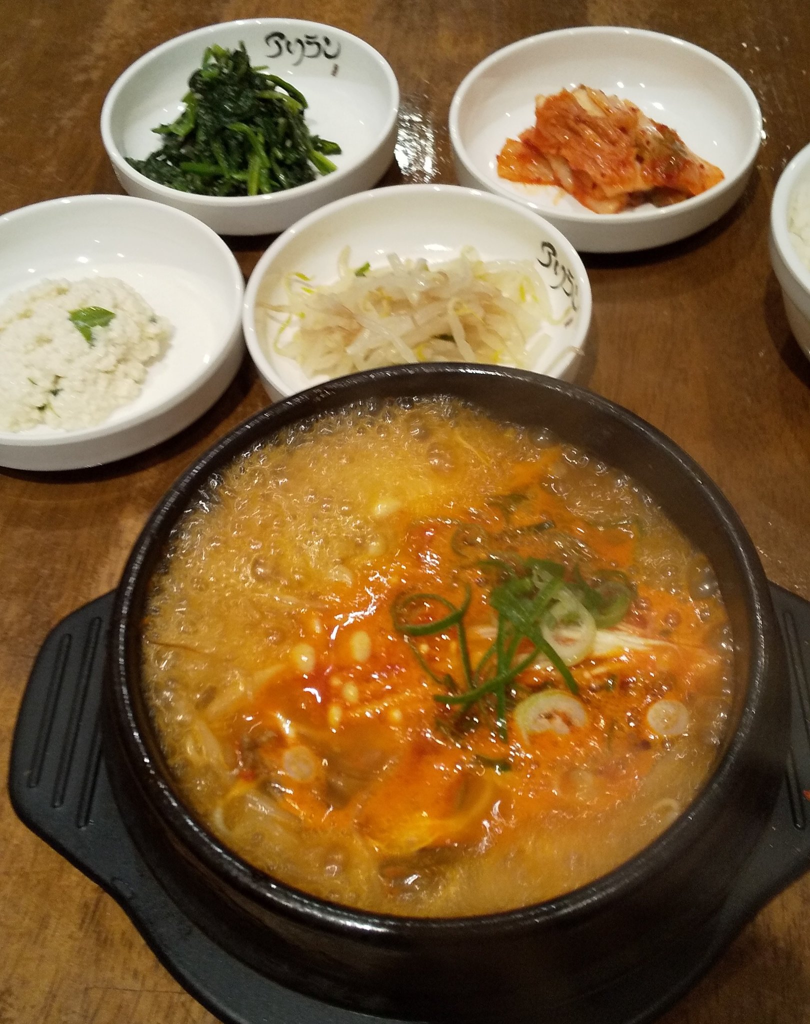 ミッフィー 大阪駅前第3ビルの アリラン でユッケジャン定食 梅田界隈では一番美味しい韓国料理店だと思う T Co Hfgo3q6rxf Twitter