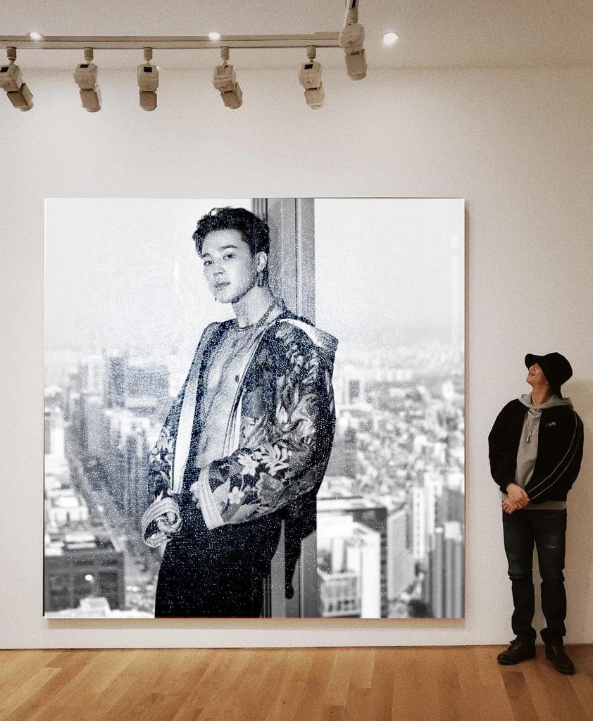myglosshy's tweet photo. — Próximamente mi casa con la foto de Jimin: https://t.co/uS5Sz08yX0