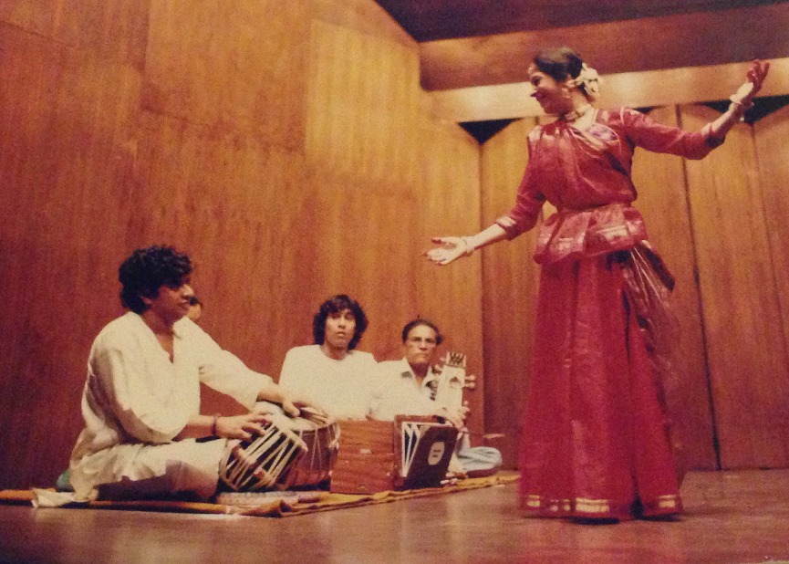 DrishtikonDance's tweet photo. Her first performance at NCPA at the little theatre, now she's danced in all their venues. Her passion for dance originated from the atmosphere of freedom, an ambience that encouraged creative ideas and imagination to flow and flower.
#dancelove #dancelifestyle #Drishtikon https://t.co/gBPUHLcDxn