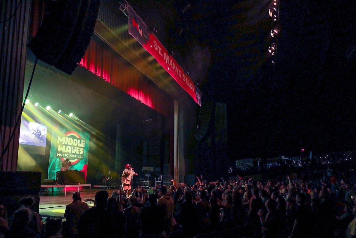 middlewaves tweet media