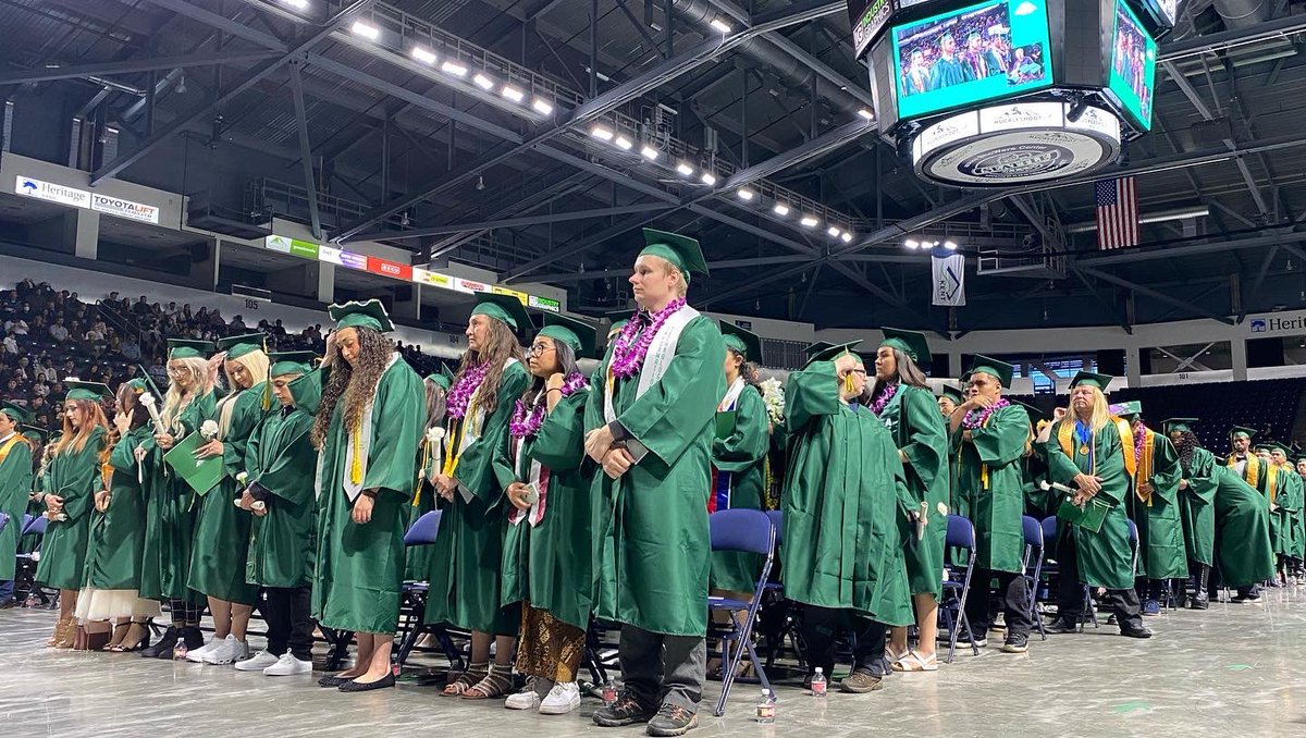 GreenRiverCC's tweet photo. And that’s a wrap! Congrats to the class of 2022! Thank all those who celebrated with us in-person at the @accessoshowarecenter, as well as those who joined us virtually. #GRCGrad #WeGatorDone #GoGators https://t.co/WNij1ajS8x