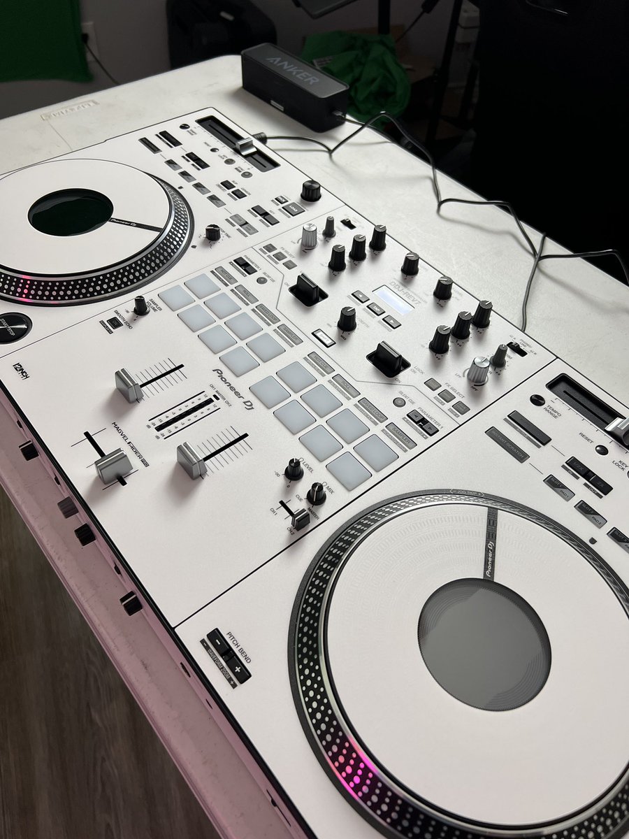 Just skinned my Rev 7, loving how clean it looks🙌🏻🙌🏻
