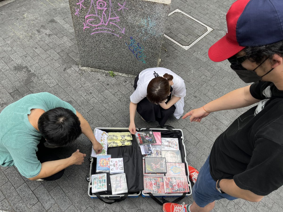 【密売情報】

取引成立しております。

信用第一で営業中！

20時頃まで！
大阪アメ村三角公園にて。