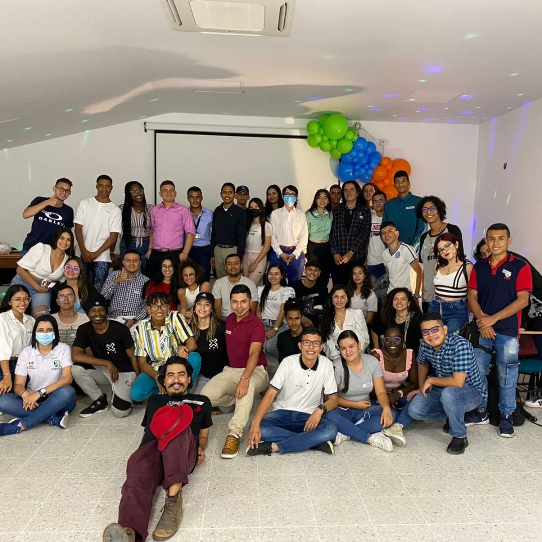 GustavoMon_TB's tweet photo. #Hoy en #Tuluá llevamos a cabo con mis colegas del #CMJ y de la #PMJ la Primera Asamblea Municipal de Juventud en la #UCEVA, un mecanismo de participación, concertación, vigilancia, control e interlocución para las agendas juveniles donde participan jóvenes de 14 a 28 años https://t.co/AkEjJtZEnZ