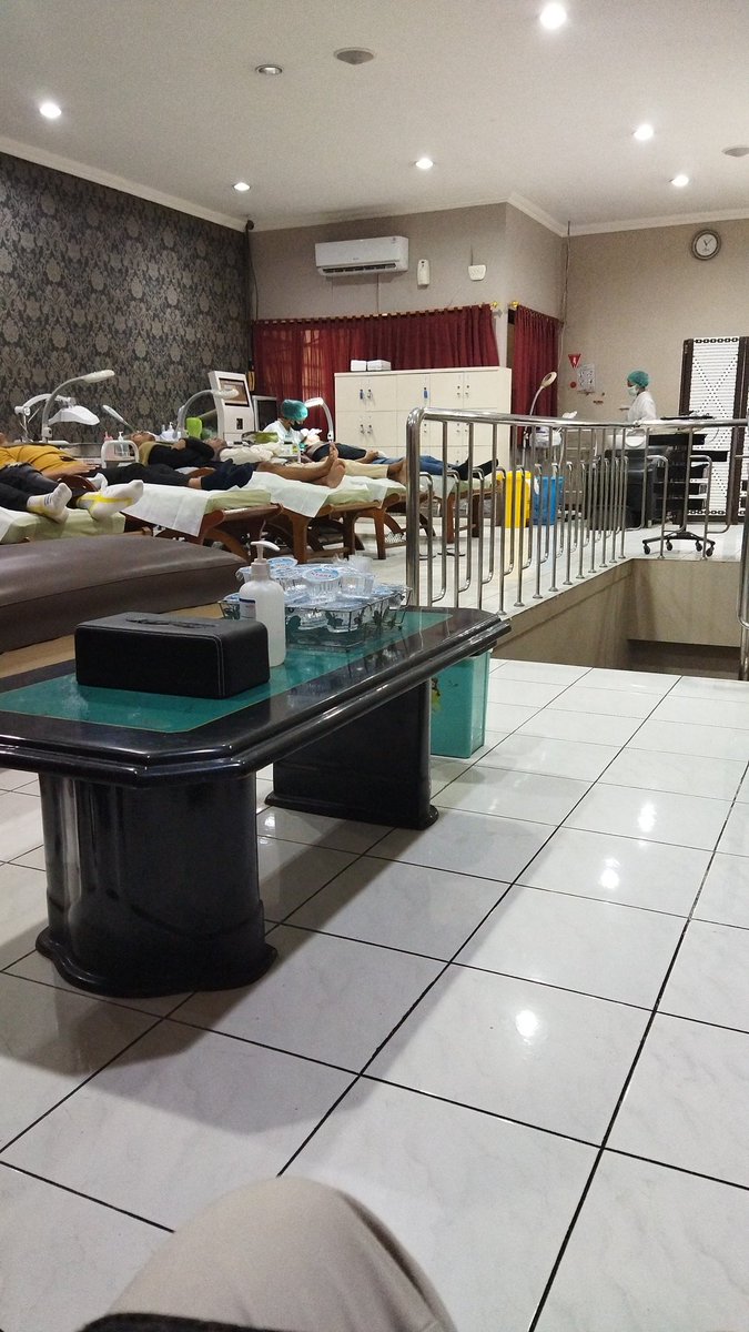 Mari perangi jerawat.