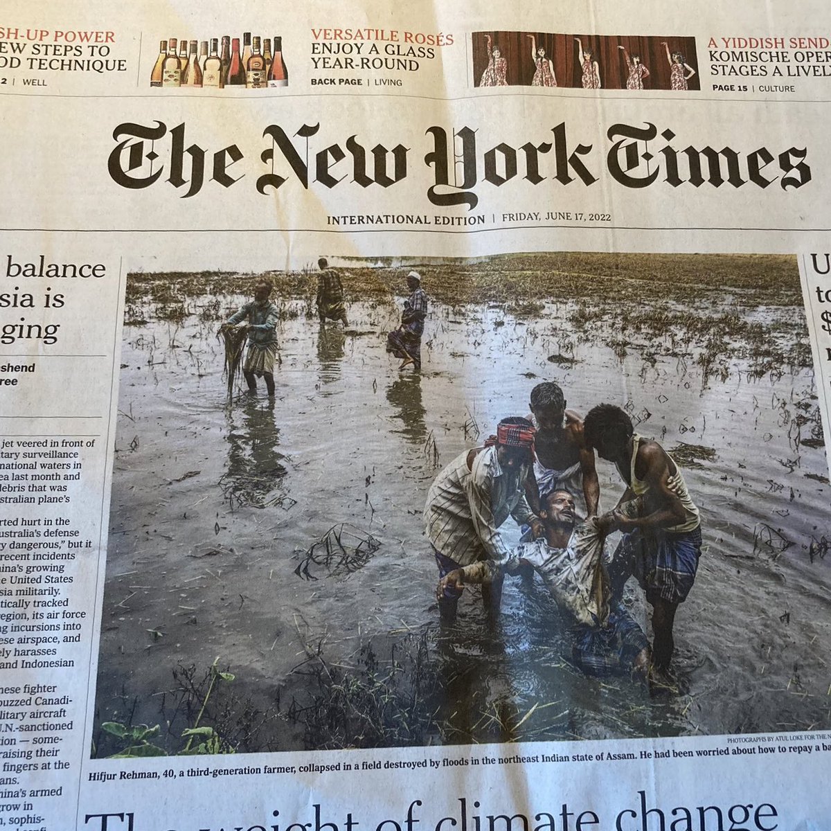 whoanshuman's tweet photo. Interesting that the foreign publication had this photo of Assam Flood in front page while national dailies don’t carry them. #assamfloods #AssamFloods2022 https://t.co/4RUTJsug6f