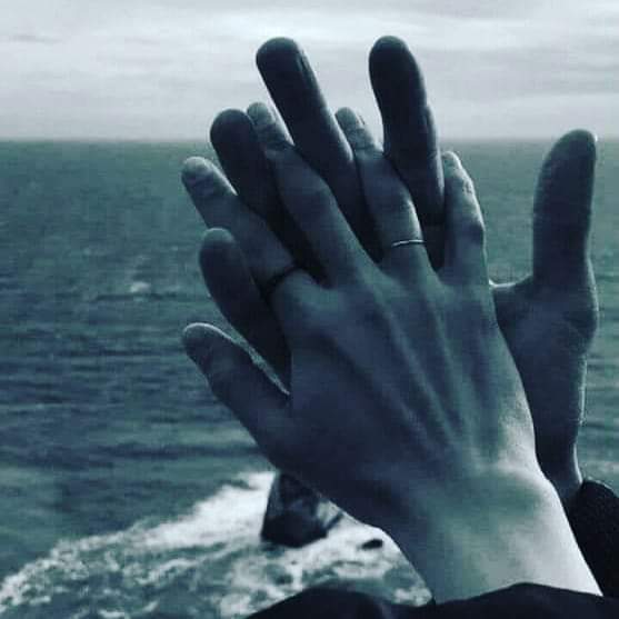 RTLChile_FM's tweet photo. "Tengo una edad en la que ya dejé de estar pendiente de muchas cosas. No tengo porqué aclararle a nadie lo que soy, lo que hago, ni a dónde voy. En este momento de mi vida tampoco me importa si me quieren o me odian. Vivo mi vida sin hacer daño a nadie y soy muy feliz." https://t.co/S5bm1JvB36