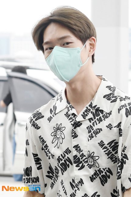 everysummer1214's tweet photo. 220618 ICN 

😭😭😭😭😭😭😭😭
🖤🤍🖤🤍🖤🤍🖤🤍

#온유 #ONEW  @SHINee #オンユ https://t.co/tcf17VGAtV