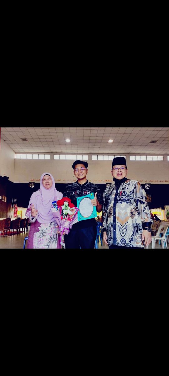 KaikeoKokokai's tweet photo. Keeping these memorable moments here .. alhamdulillah #Spm2021 #resultspm #SPMresult https://t.co/3ytpGABqNr