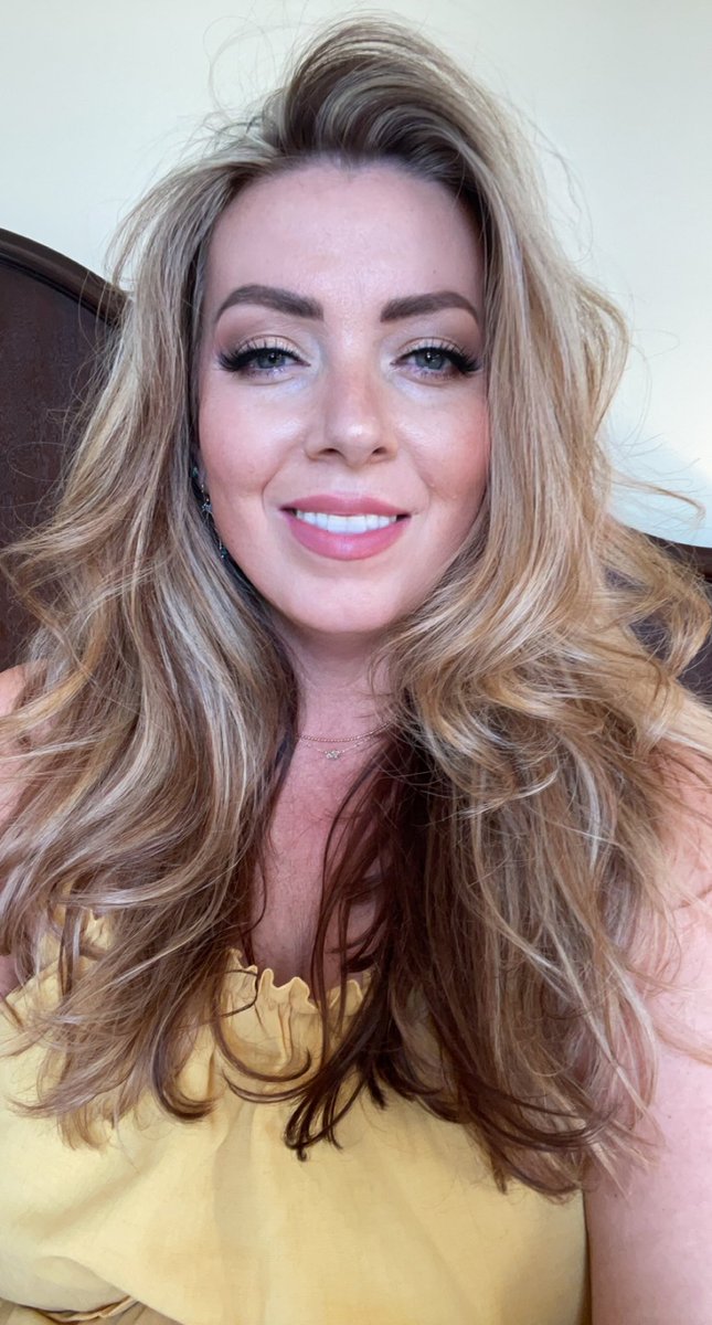 aeturner76's tweet photo. Nothing makes me feel like a Queen more than having my hair done💇🏼‍♀️ https://t.co/0U0Qx2eCEe
