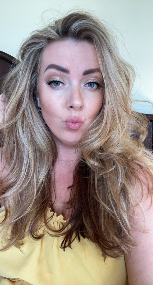 aeturner76's tweet photo. Nothing makes me feel like a Queen more than having my hair done💇🏼‍♀️ https://t.co/0U0Qx2eCEe