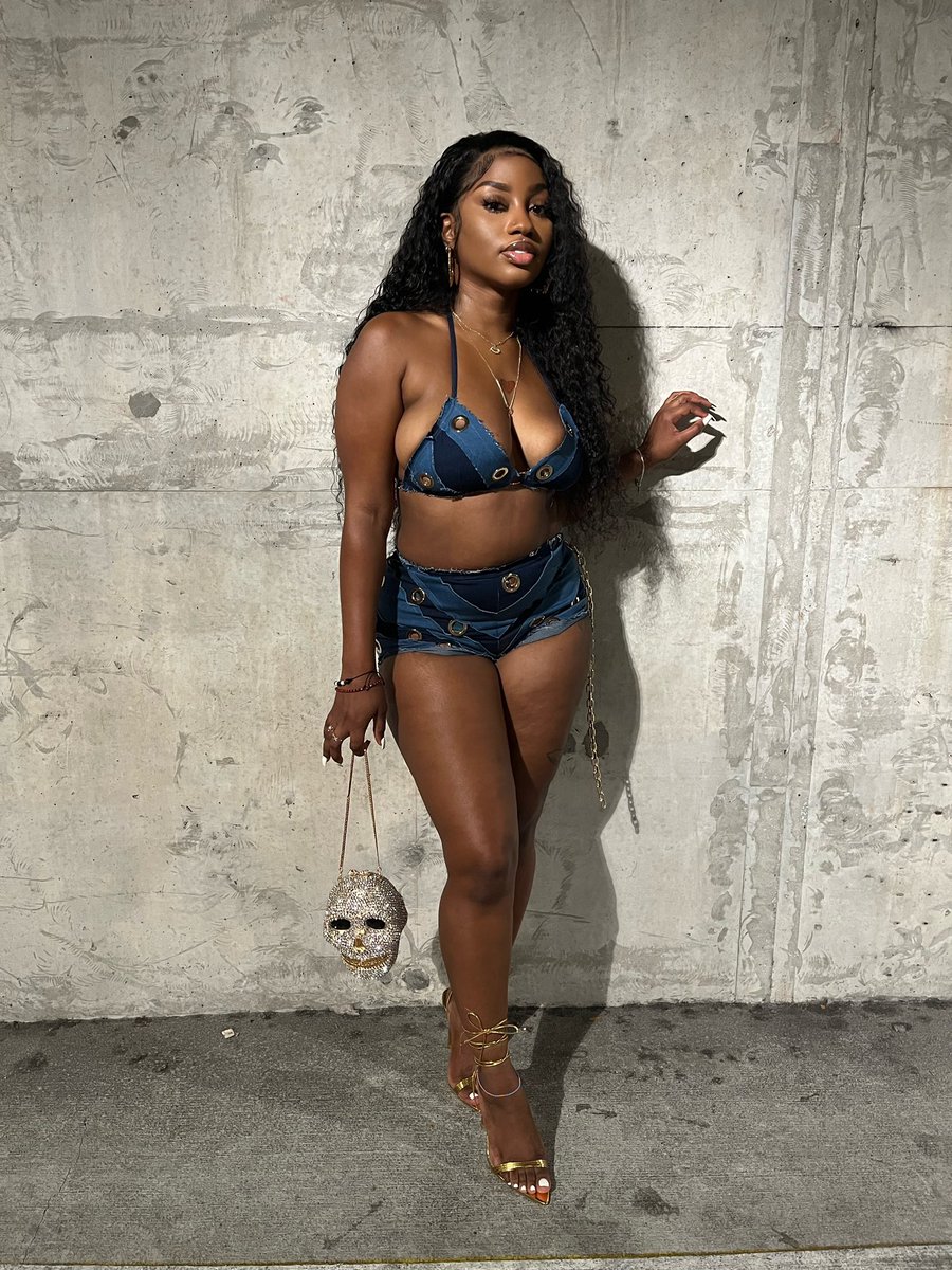 ᴘʜᴀᴛ 𝒢𝒾𝓇𝓁 🇭🇹 tweet media