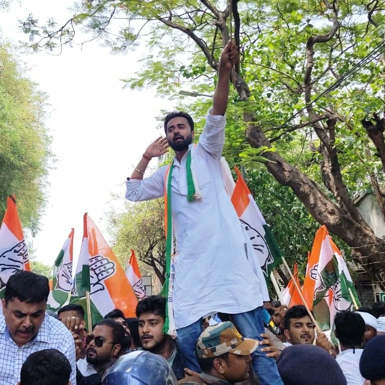 InderjitINC's tweet photo. आँखे खोलो प्रधानमंत्री जी देश जल रहा है 
कान खोलो प्रधानमंत्री जी युवा रो रहा है...! #StudentsAgainstAgnipath https://t.co/xnuHvOVVqM
