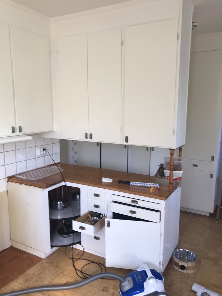 KlarbergTony's tweet photo. Kitchen upgrade, putting in floor heating, much needed and top of wish-list. Also new flooring, wall paper and paint. 2-3 weeks more of living life of a camper…Good time to loose weight?!?!?!? https://t.co/q7HqECSYfX