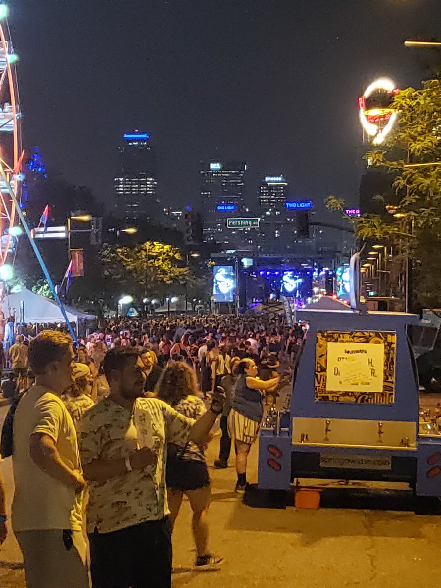 kolbyron's tweet photo. Hello @blvdia! So happy you're back and we had a blast holding down the merch tent! https://t.co/6EMqmpI92t