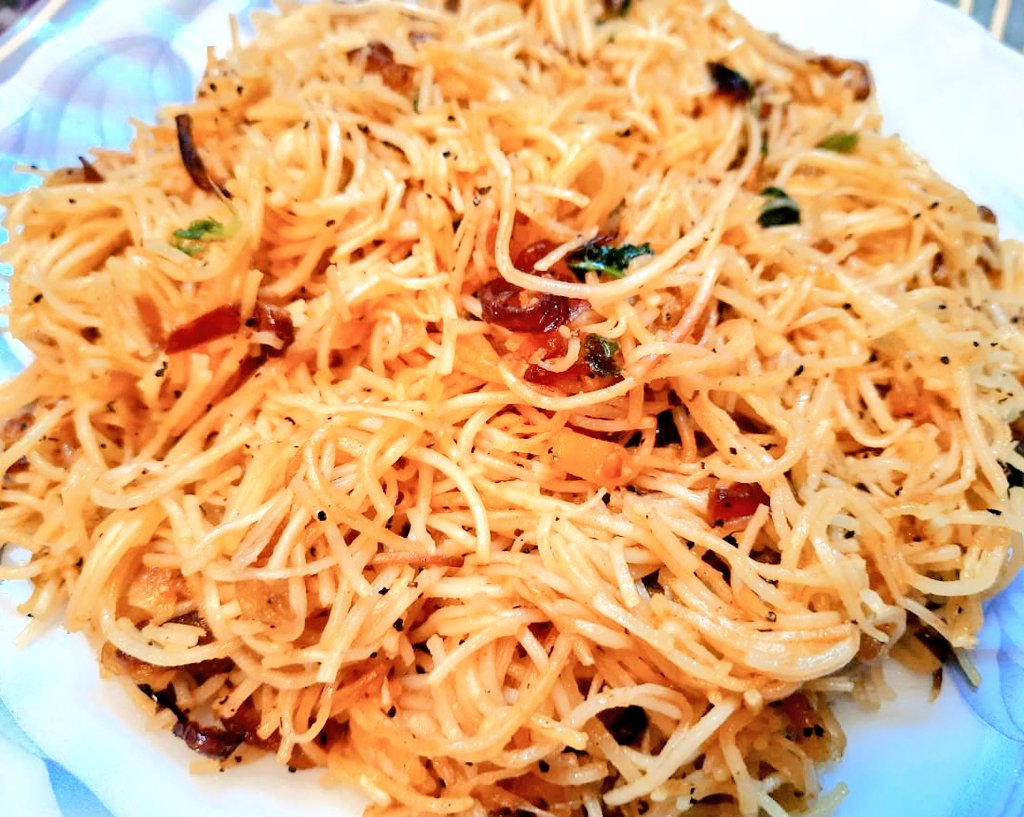 HawkerHomemade's tweet photo. #Chowmin #RiceNoodles #delicious #food #foodblog #foodblogger #foodloversspace #homemadehawker 🍝🤤🤤🤤😋 https://t.co/EWNSyU2OWW