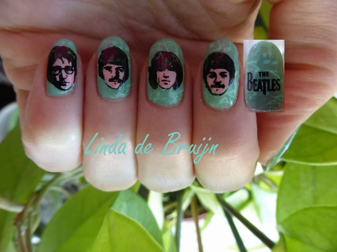 LindadeBruijn3's tweet photo. Happy 80th birthday @PaulMcCartney #birthday #PaulMcCartney80 #PaulMcCartney #nails #nailart https://t.co/gIihtXrBN2