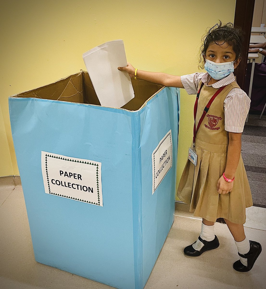 SampanChaudhury's tweet photo. Thank you Ritu, 1-C for your generous contribution for paper collection. #newspapercollection #OCEIP @Susanna_Porob @PayalMi43277867 @gemsnms_alkhail https://t.co/w6VwndOBqe