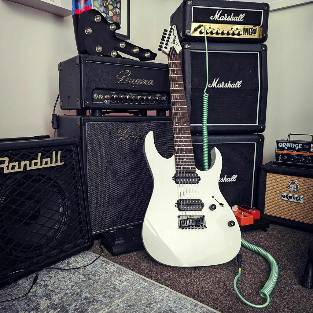 GtrFascination's tweet photo. Happy #sevenstringsuperstraturday to you! #besthashtagever https://t.co/2JDMAGKHmy https://t.co/kqq9NxnALO
