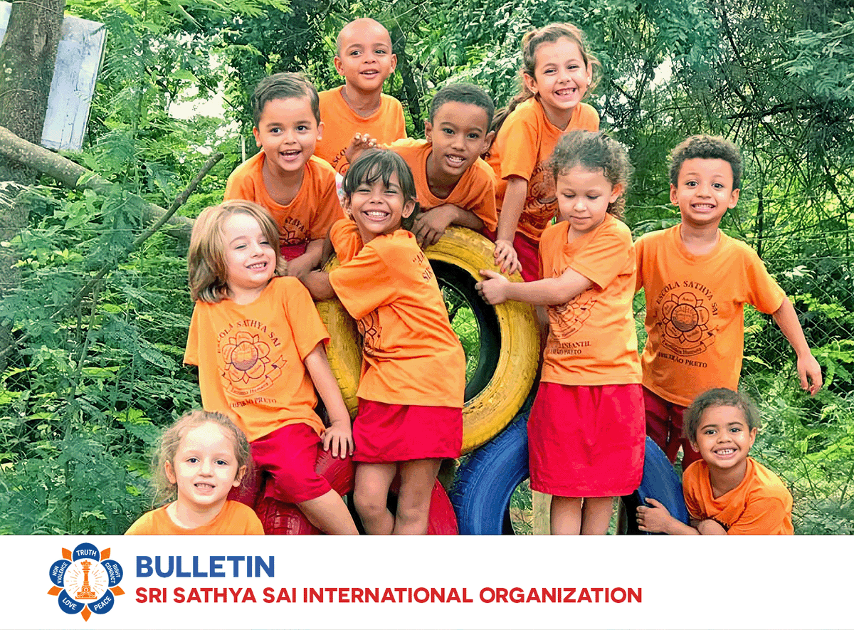 SathyaSai_Org's tweet photo. 🏫 Sathya Sai Schools provide a model for the education of underprivileged children by shaping their characters, transforming their family lives, and serving society.
Read more in the latest Bulletin at https://t.co/aZ63XzayY0

#SriSathyaSai #SSSIO #SaiSnapshots #SaiSchool https://t.co/YTUpuZNw0b
