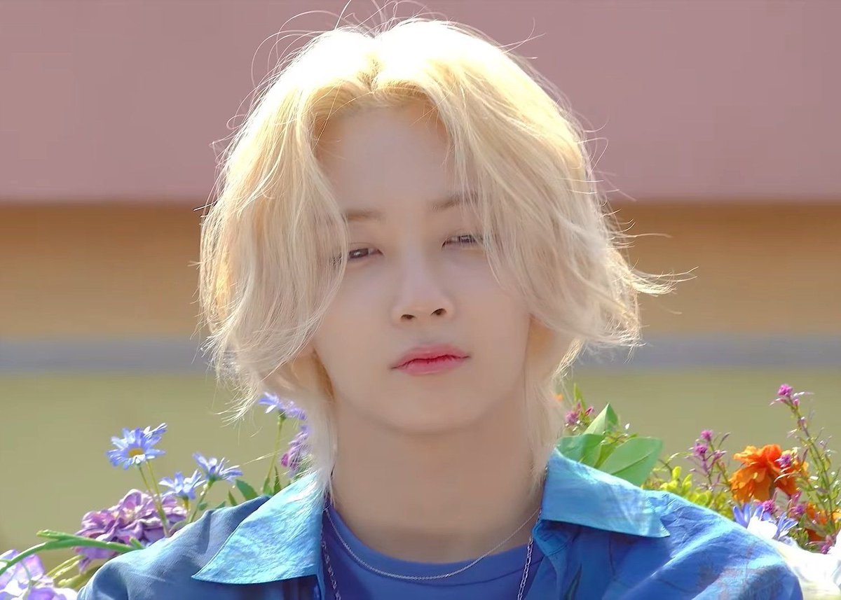 wonwooworks's tweet photo. your choice jeonghan the prettiest ! https://t.co/IvgxMBKxkj