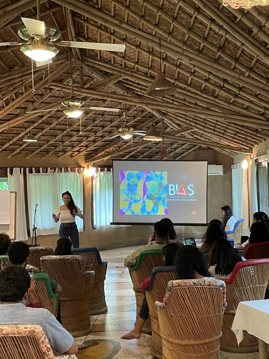 #moonshot #bootcamp 

We’ve kicked it off at Delhi with an amazing weather and great set of #behavioralscience practitioners!

<a href="/meta_raj/">Madhumeta Rajkumar</a> from <a href="/BIASINC_IN/">BIAS</a> sharing with us ‘Confessions of a Young Choice Architect’