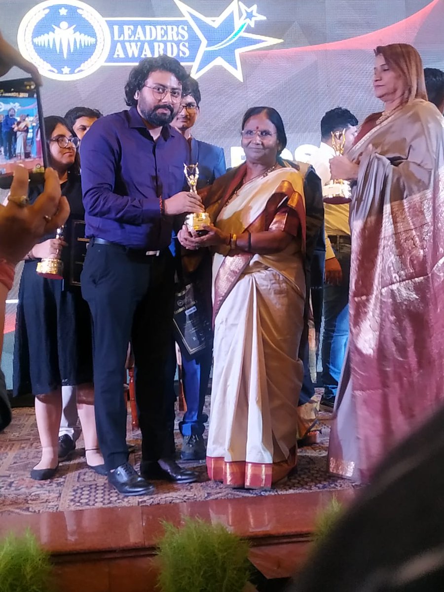 Half_Circles_IN's tweet image. It’s indeed a moment of pride and honour for team Half Circles that our Founder &amp;amp; CEO @snikhil_social has been awarded LEADERS AWARDS 2022 by Smt. @RamaDeviBJP, Honorable Member of Parliament, in New Delhi.