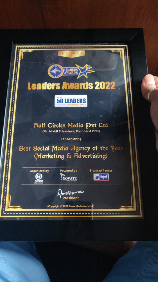 Half_Circles_IN's tweet image. It’s indeed a moment of pride and honour for team Half Circles that our Founder &amp;amp; CEO @snikhil_social has been awarded LEADERS AWARDS 2022 by Smt. @RamaDeviBJP, Honorable Member of Parliament, in New Delhi.