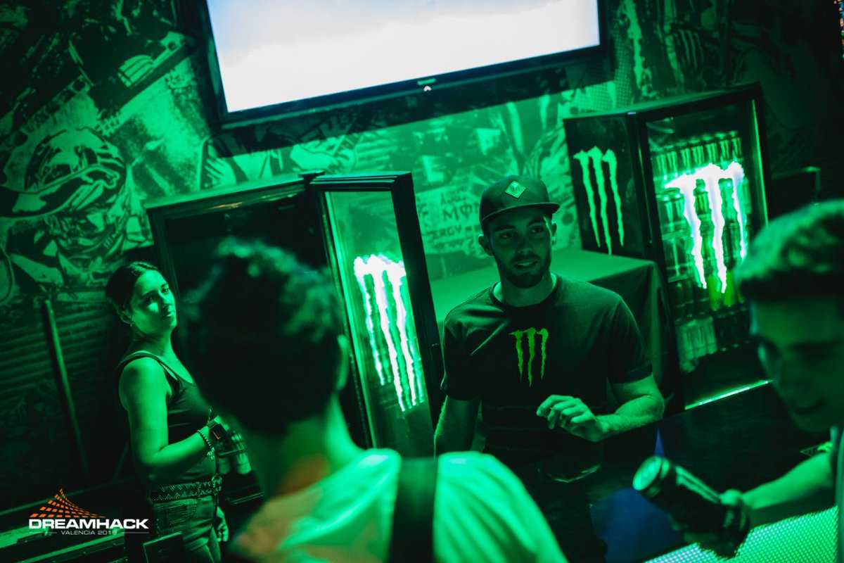 OpenWorldNowcom's tweet photo. ¡No podía faltar @MonsterEnergyES en la vuelta de DreamHack Valencia!

Su espacio es una parada obligatoria para todo el que viene a #DHVLC22 🔥🔥

Traerán muchas sorpresas que no habíais visto antes 👀 ¿qué será?

Mientras lo piensas te dejamos un #Throwback de Monster  #DHVLC19 https://t.co/KaV4UU2SUO