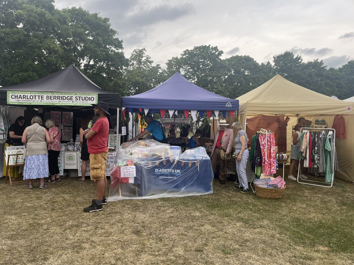 DiabetesUKRT's tweet photo. Nice to back out there at the Kew MidSummer Fête despite the unforecast light showers. https://t.co/ESdn5y8sTh
