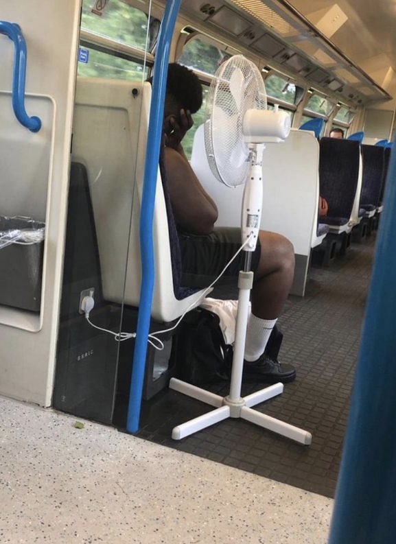 NoContextBrits's tweet photo. https://t.co/mVEJacU4z9