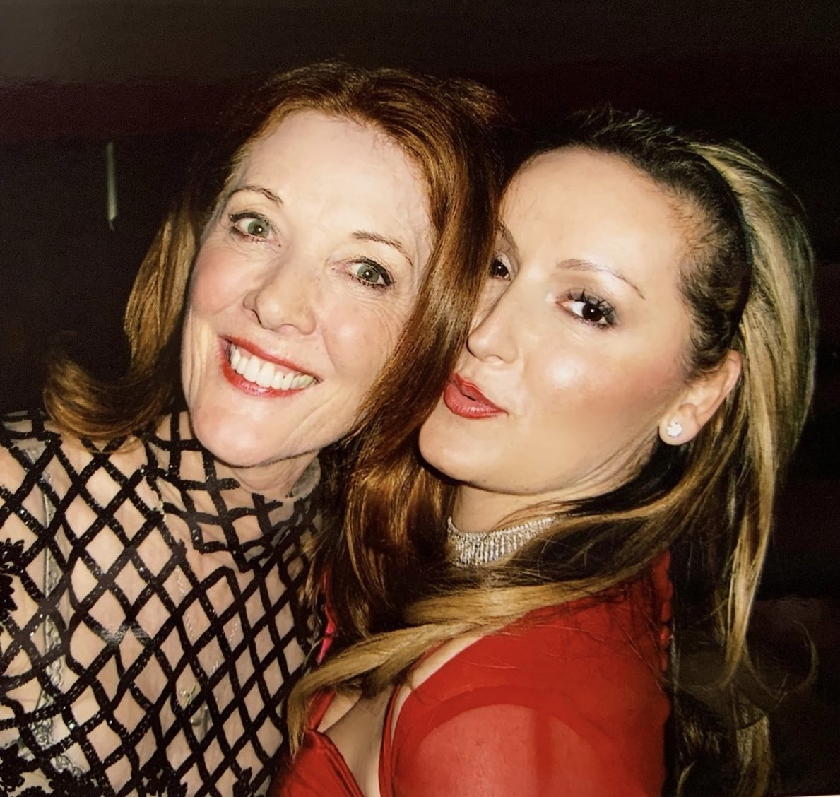 melissahoyer's tweet photo. Logies flashbacks. Used to have some very, very funny nights … ‘specially watching the in &amp; out of the loo shenanigans.😏
Always such a tux girl … #logies https://t.co/B9vfuLnA2G