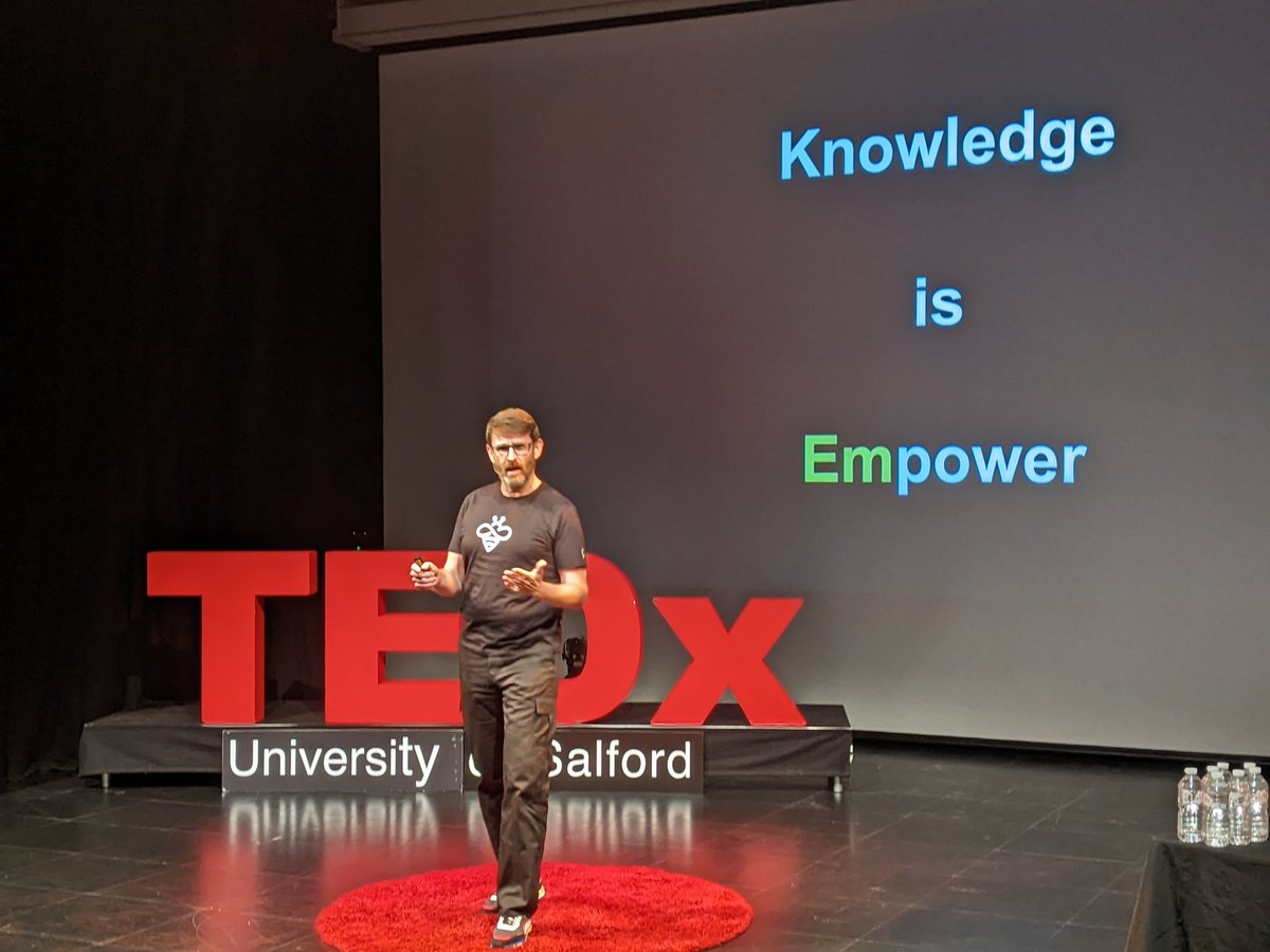 'Reassessing the value of knowledge in a post-pandemic world' - Our @SalfordUni Dean of School SEE @ProfJoeSweeney says knowledge is a staircase that leaves your brain to get out into the world, to change your life and the lives of others.
@TEDxUofSalford #TEDxUniversityOfSalford